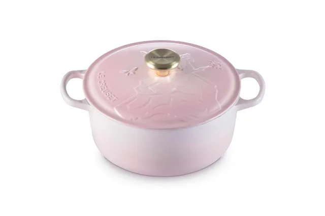 le-creuset-wicked-glinda-rundkasserolle-gusseisen-gepr-gt-rosa-limitiert image 1