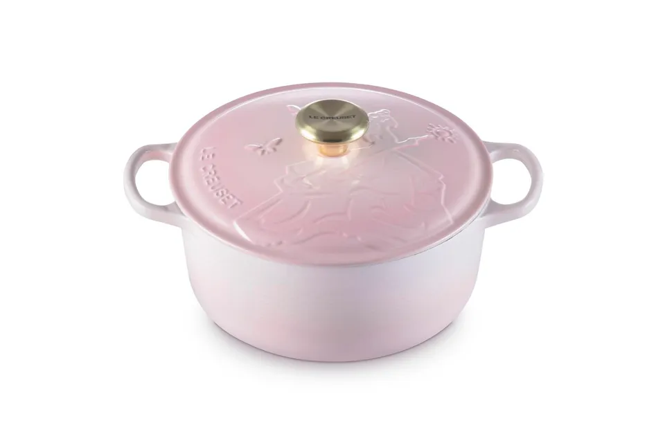 le-creuset-wicked-glinda-rundkasserolle-gusseisen-gepr-gt-rosa-limitiert image 1