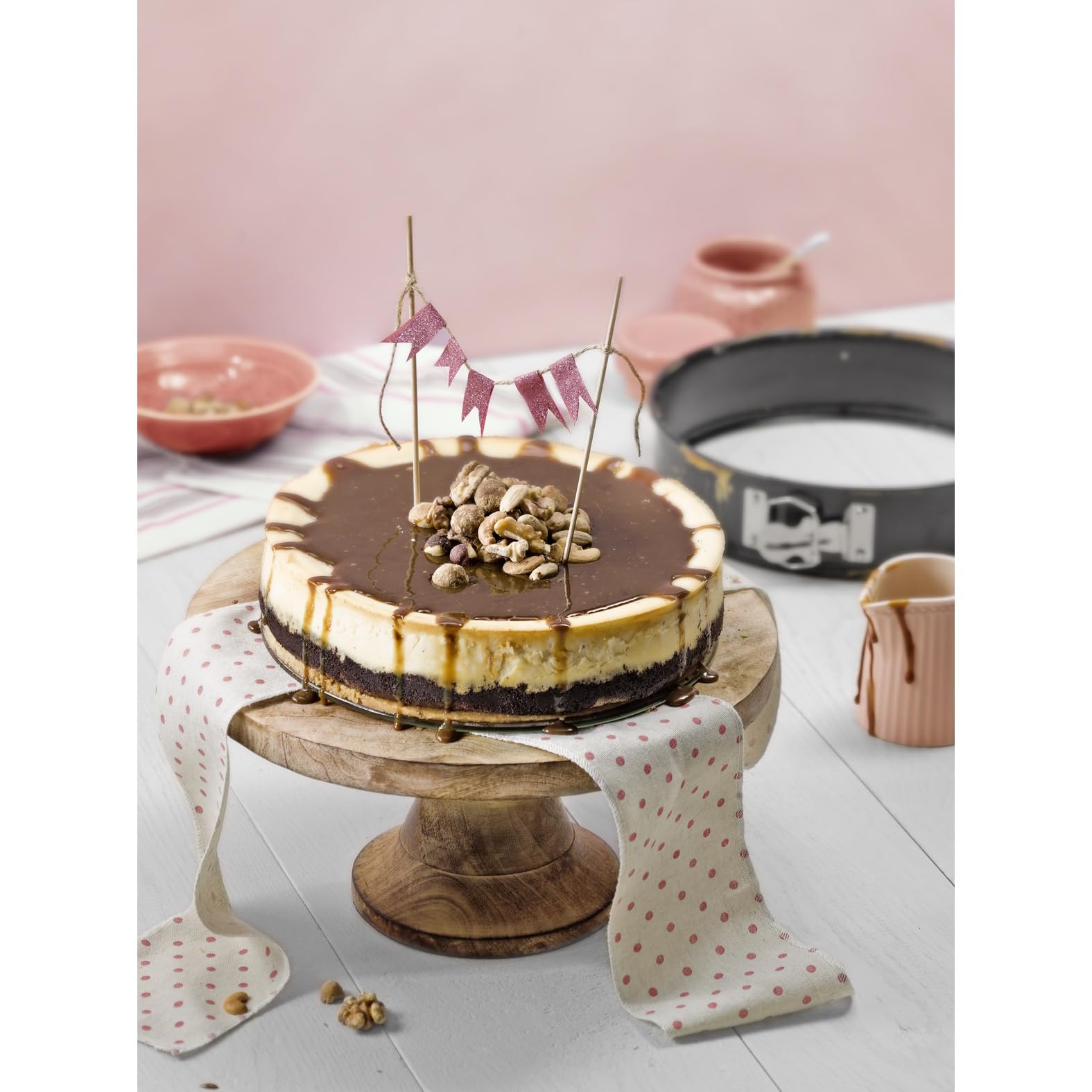 kaiser-inspiration-springform-mit-glasboden-26-cm-kuchenform-rund-schwarz image 2
