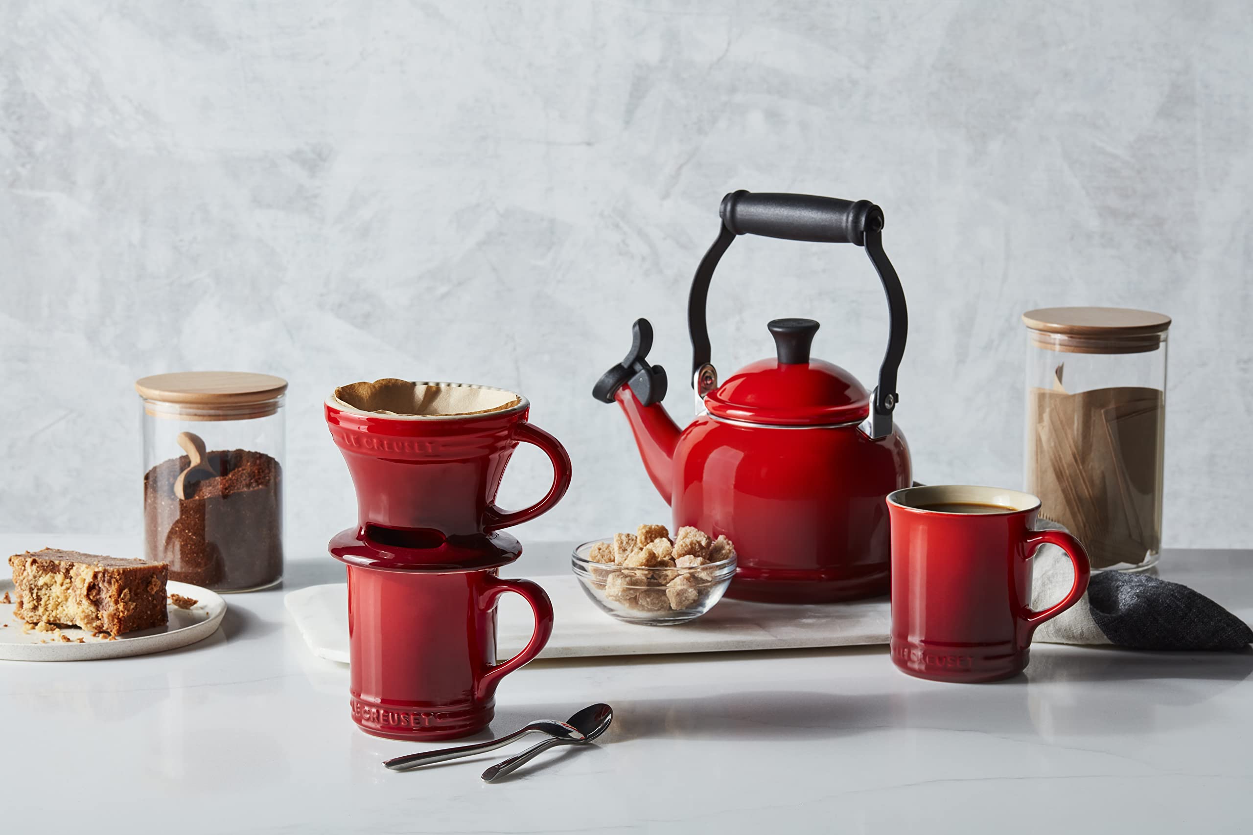 le-creuset-demi-wasserkessel-1-1-l-emaillierter-karbonstahl-kirschrot image 3