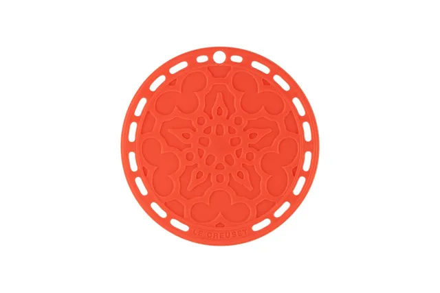 le-creuset-untersetzer-tradition-silikon-20-cm-ofenrot image 1