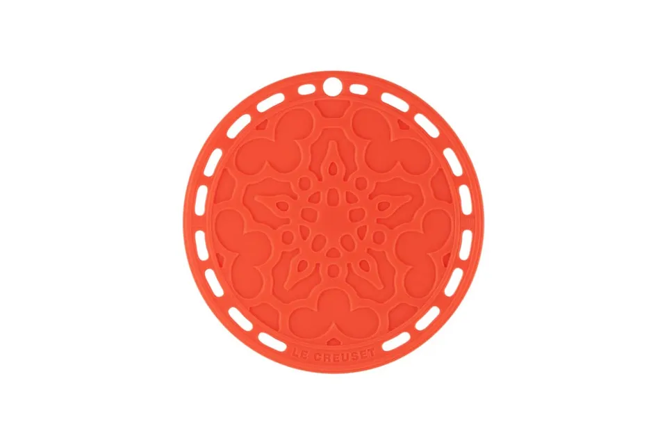 le-creuset-untersetzer-tradition-silikon-20-cm-ofenrot image 1