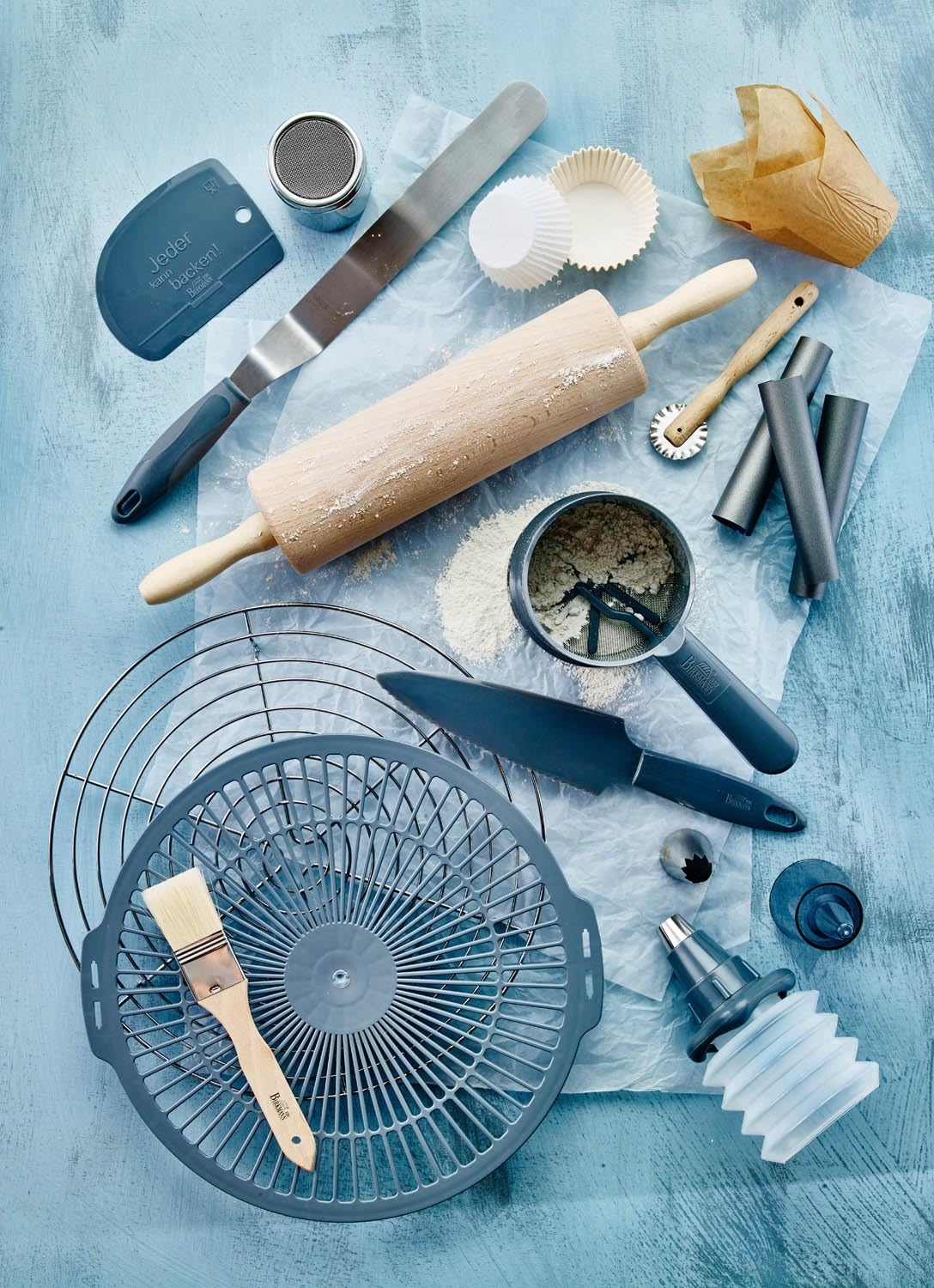 rbv-birkmann-easy-baking-mehlsieb-mit-deckel-10-cm-dunkelgrau-kunststoff image 2
