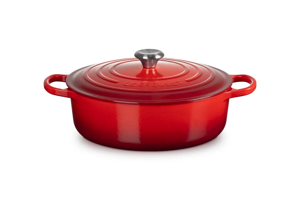 le-creuset-signature-gourmet-br-ter-gusseisen-30-cm-6-2-liter-kirschrot image 1
