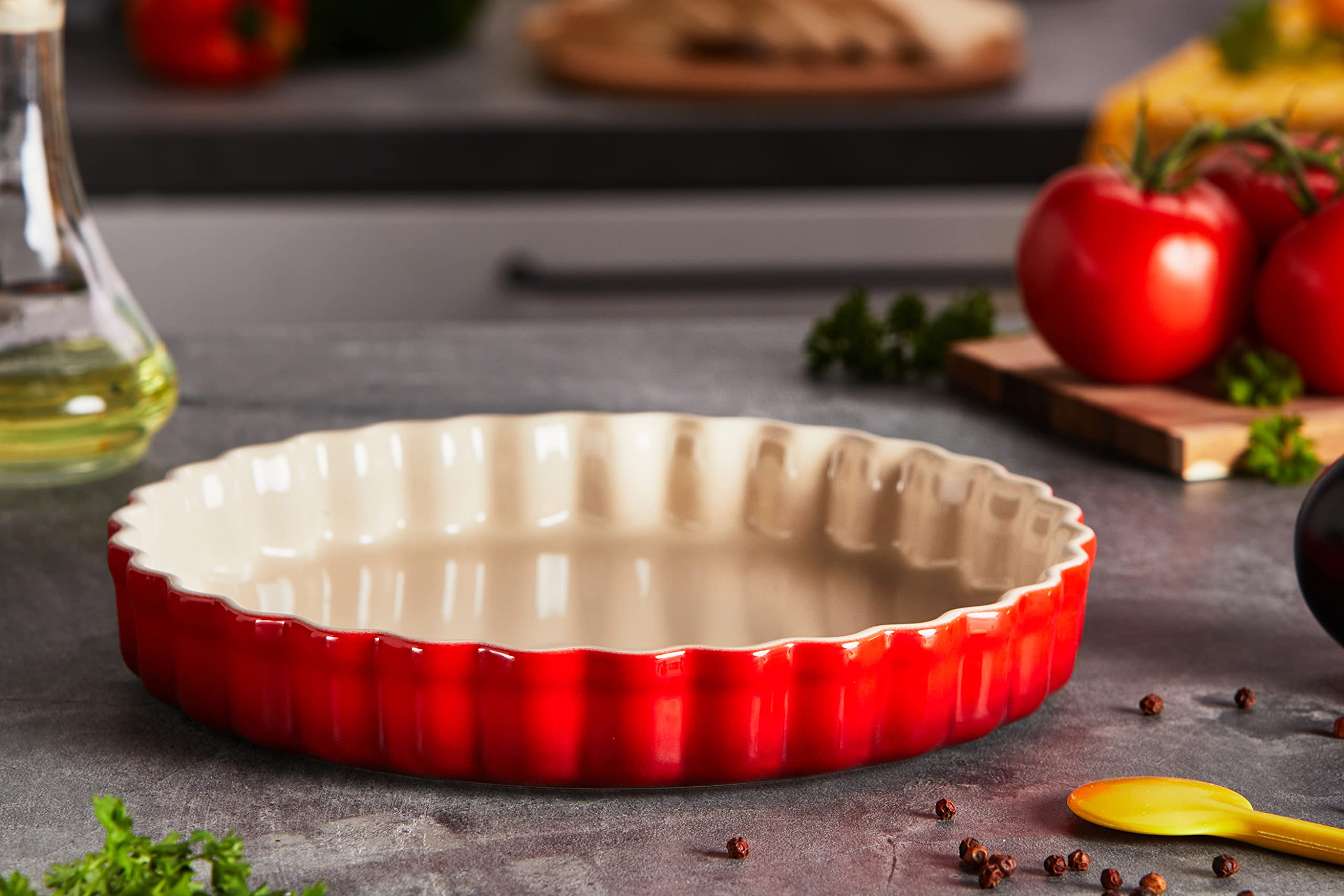 le-creuset-tarteform-aus-steinzeug-24-cm-1-4-liter-kirschrot image 5