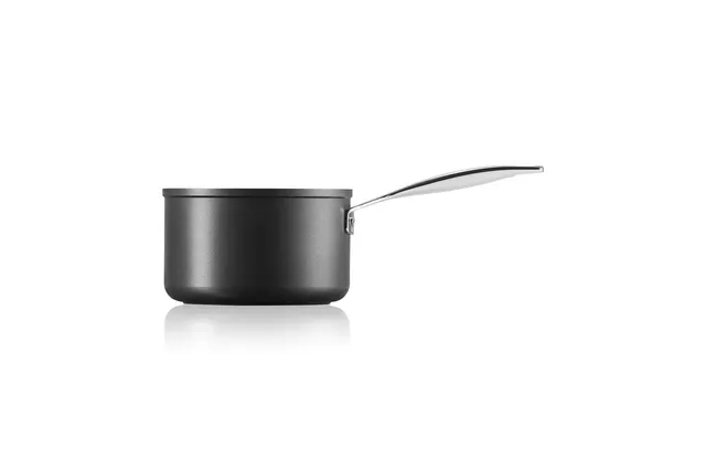le-creuset-toughened-nonstick-pro-stielkasserolle-18-cm-schwarz image 1