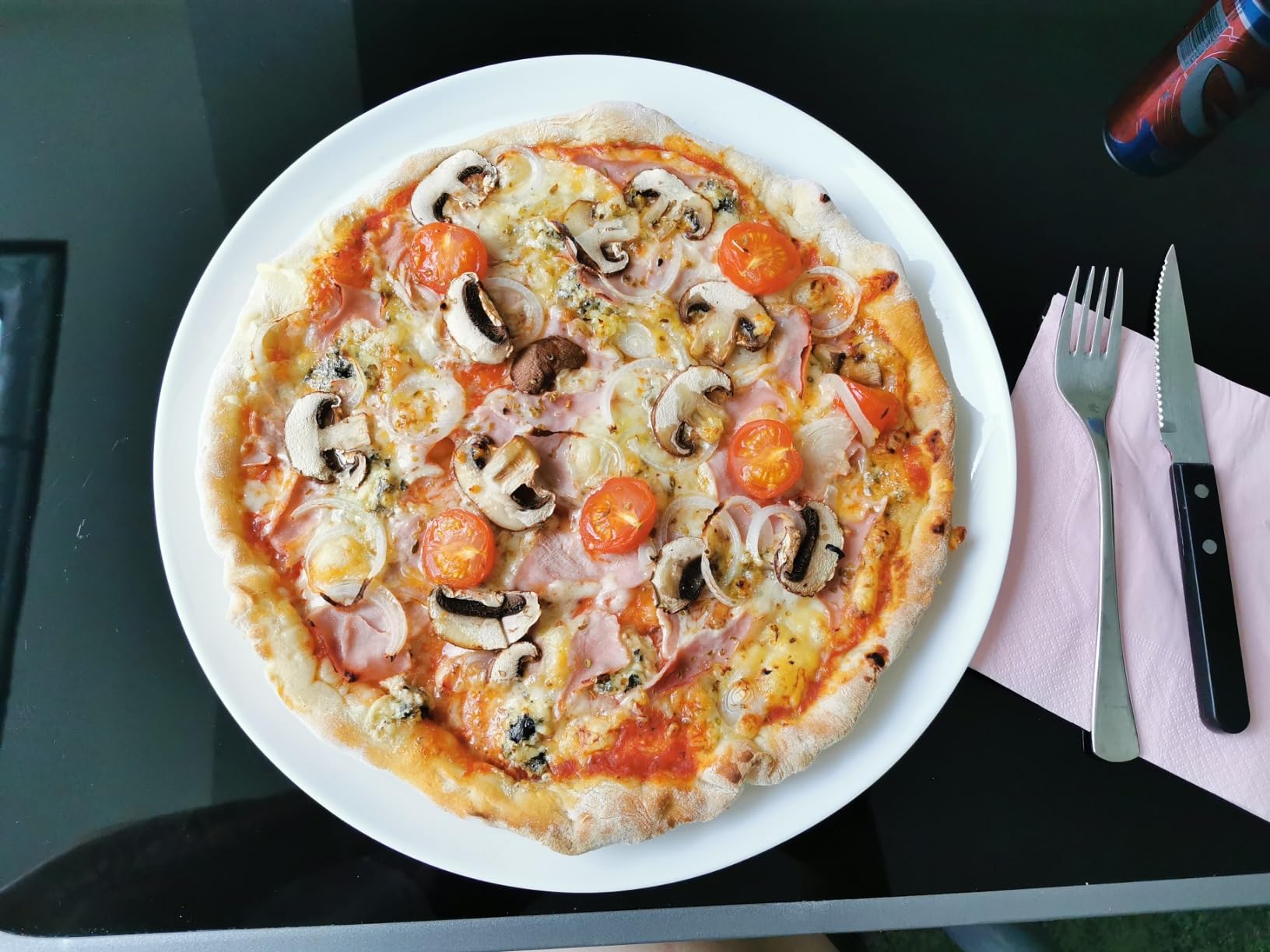 Guter Allrounder für Blechkuchen und Pizza