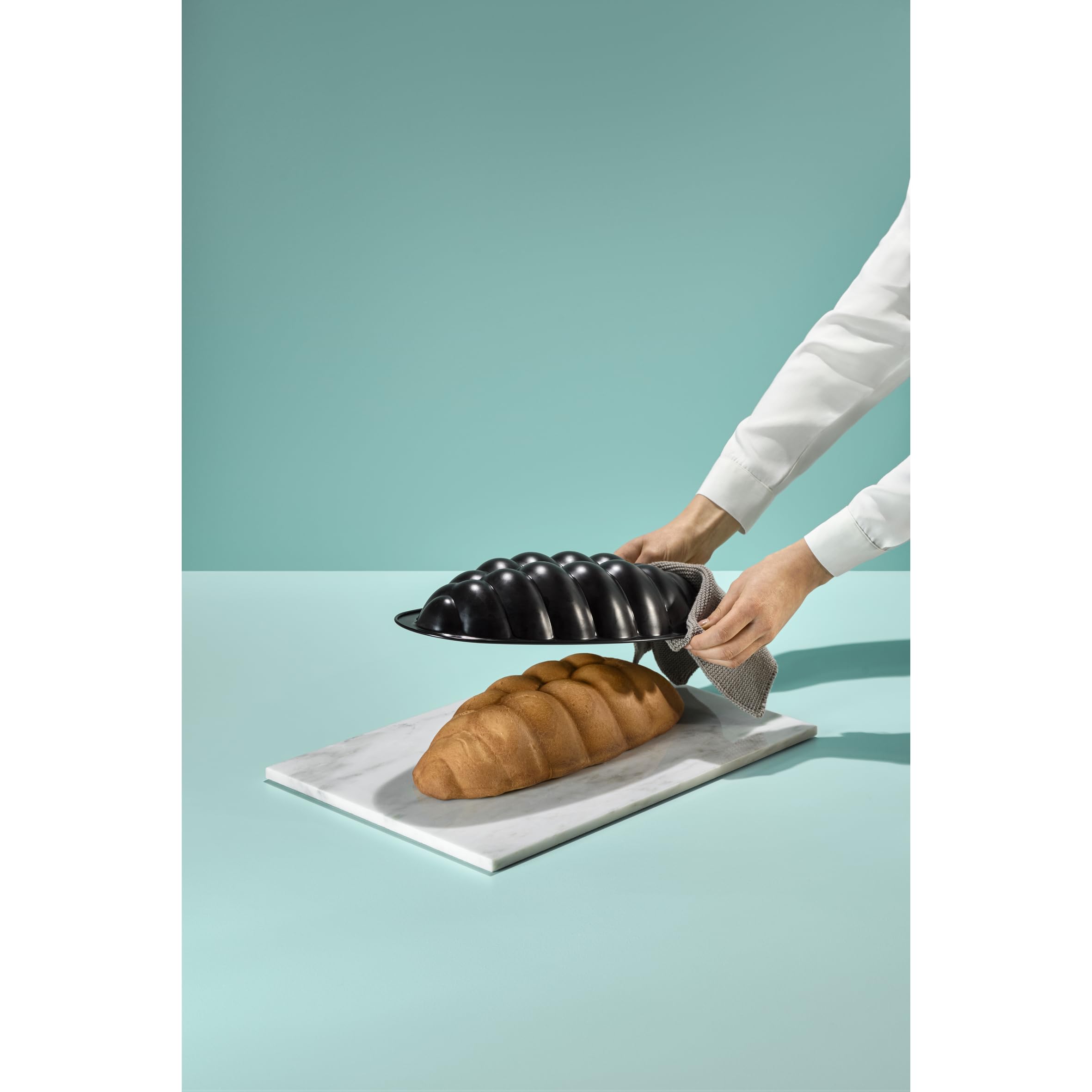 kaiser-hefezopf-backform-38-cm-antihaftbeschichtet image 3